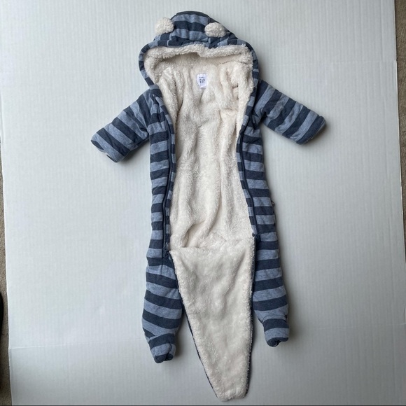 Baby Gap striped snowsuit zipped puffer​​​​​​​ - Picture 3 of 7
